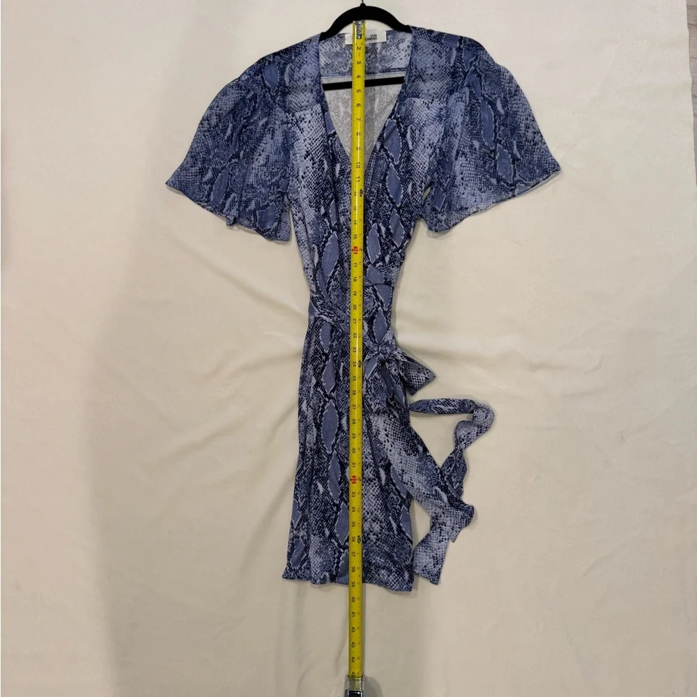 Diane Von Furstenberg Silk Blue Snake Print Wrap Dress - Picture 5 of 11